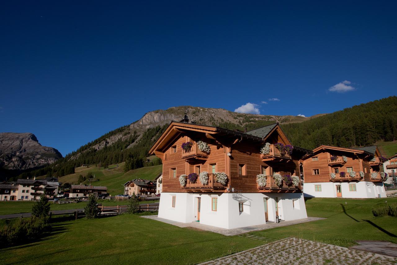 Aparthotel Les Fleurs Bleues Livigno Exterior foto